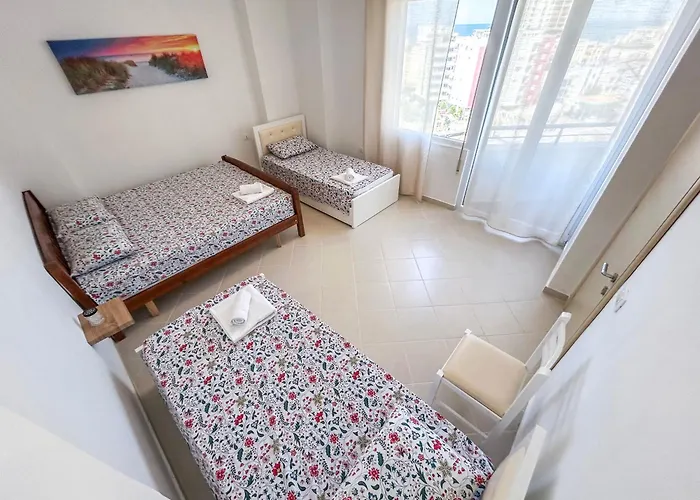 White Lägenhet Golem (Tirana)