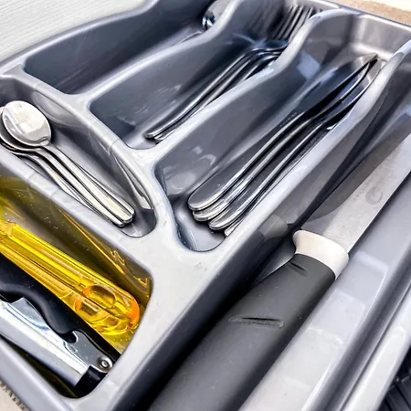 White Apartmán Golem (Tirana)