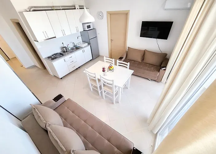 Daire White Golem (Tirana)