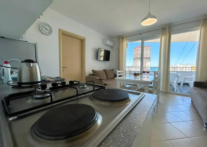 Daire White Golem (Tirana)