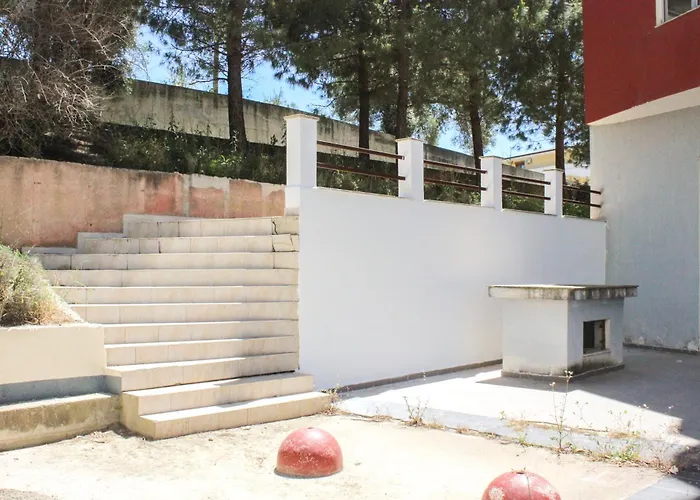 White Daire Golem (Tirana)